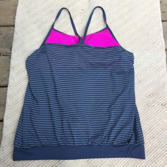 Nike grey & pink tank with built in bra - size XL - Picture 8 of 9